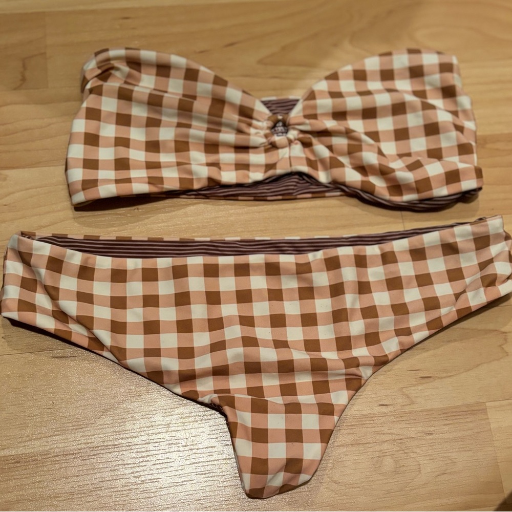 Acacia Sunday strapless top (s) and Mumbai bottoms (s)